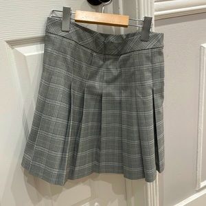 Grey pleated skirt